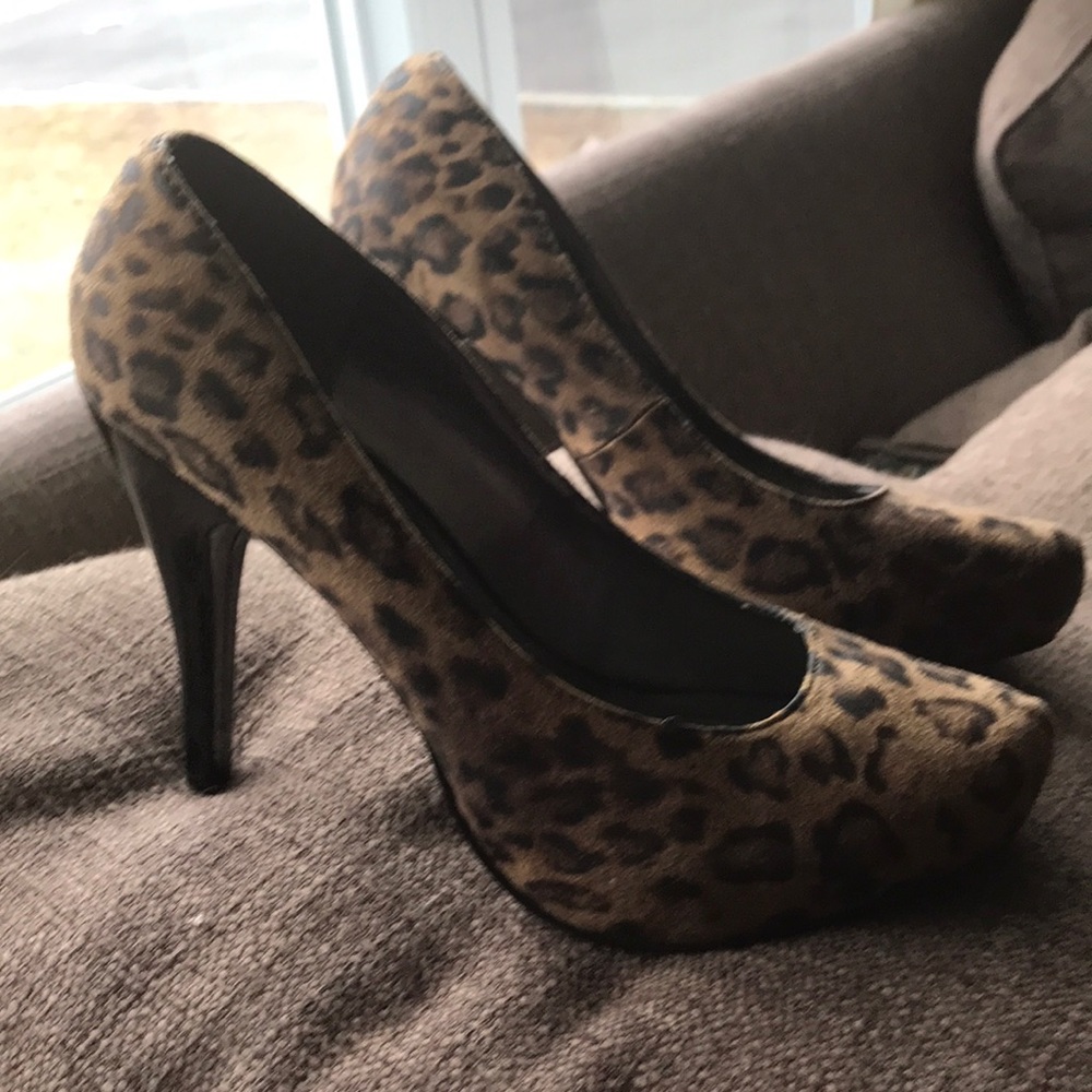 Leopard Pumps